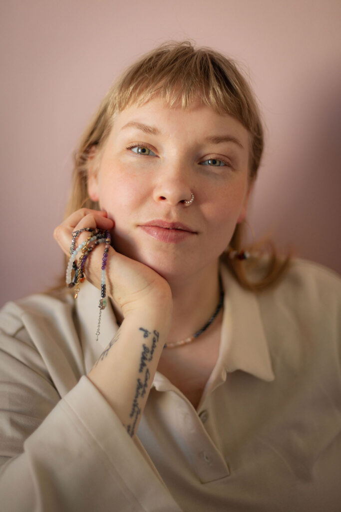 tarina sivu henkilökuva